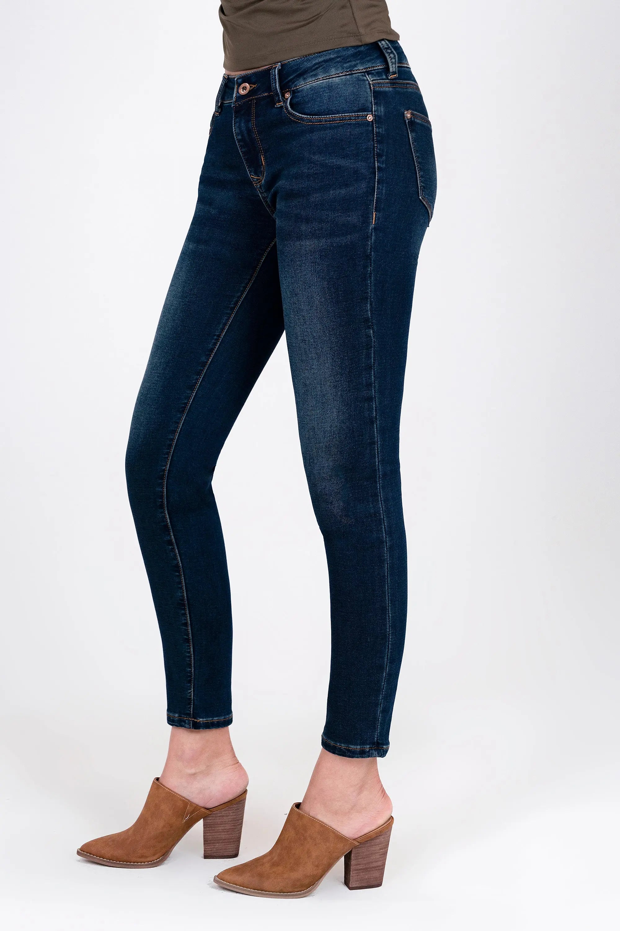 Basic 5 Pockets Soft Denim Mid Rise Skinny Jeans Grace in LA