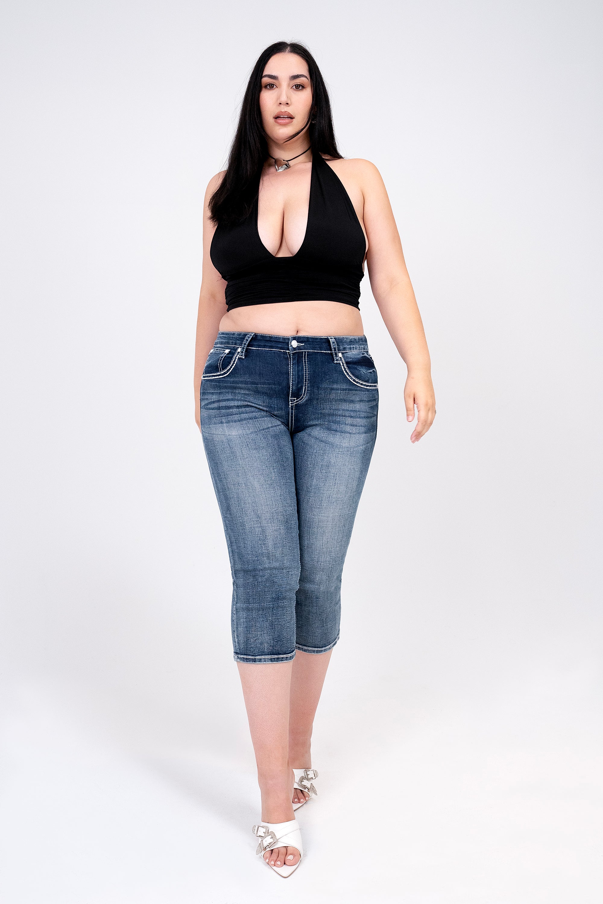 Arrow Head Border Faux Flap Plus Size Capri Jeans