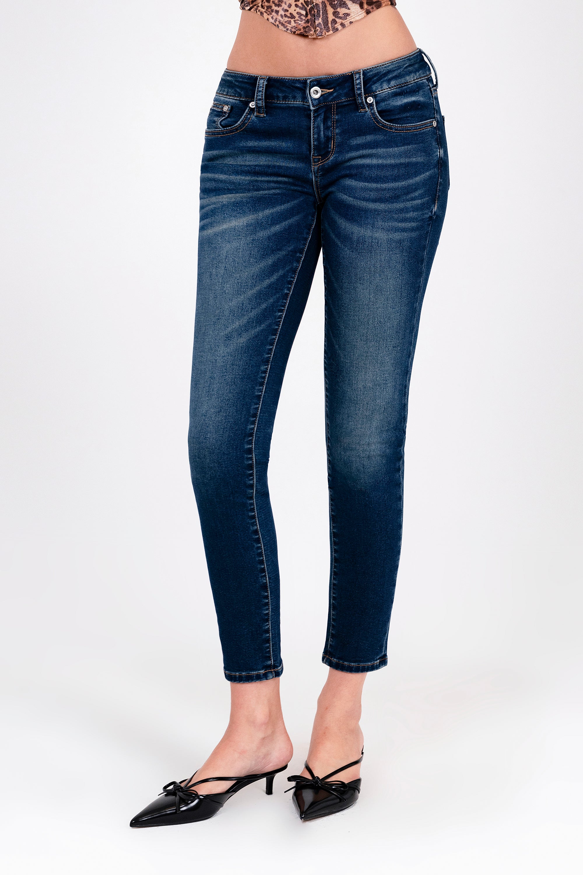 Basic Soft Denim Mid Rise Skinny Jeans Grace in LA