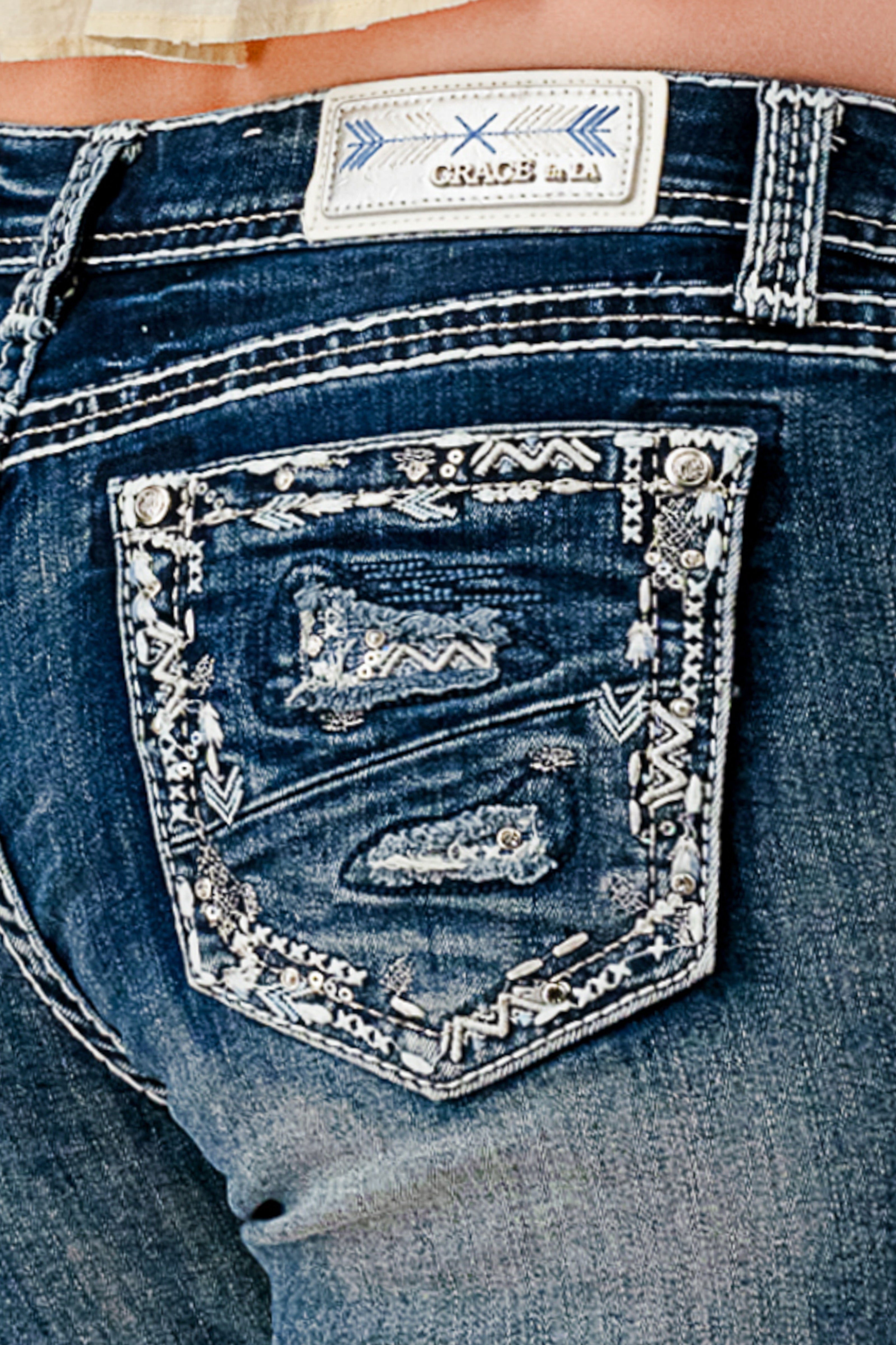 Ripped Pockets Mid Rise Denim Shorts