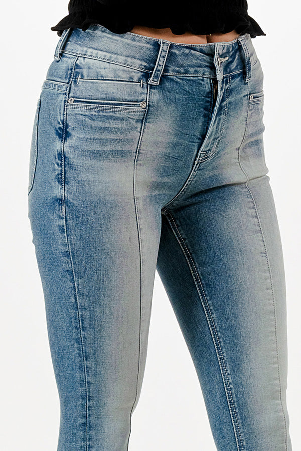 Cutting Detail Straight Leg Jeans