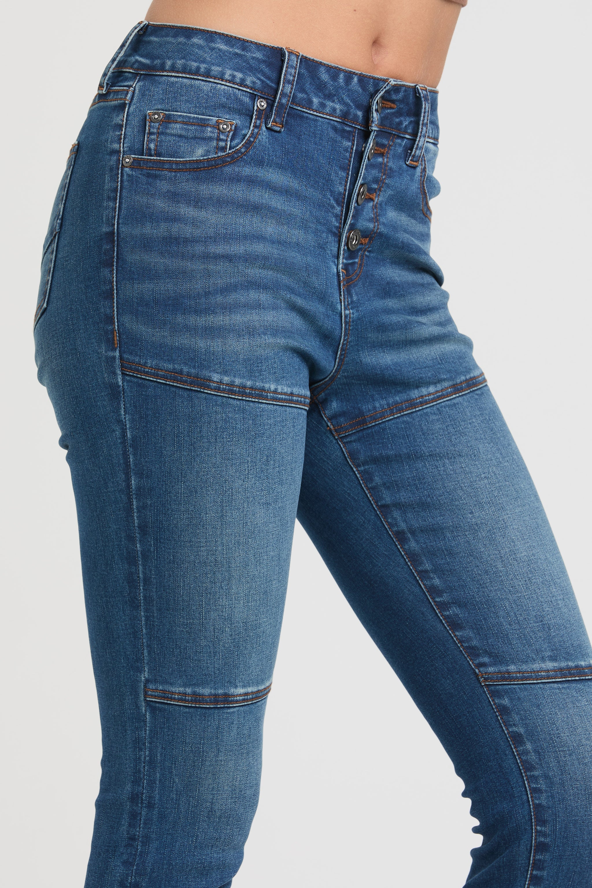 Basic Cutting Detail Skinny Jeans